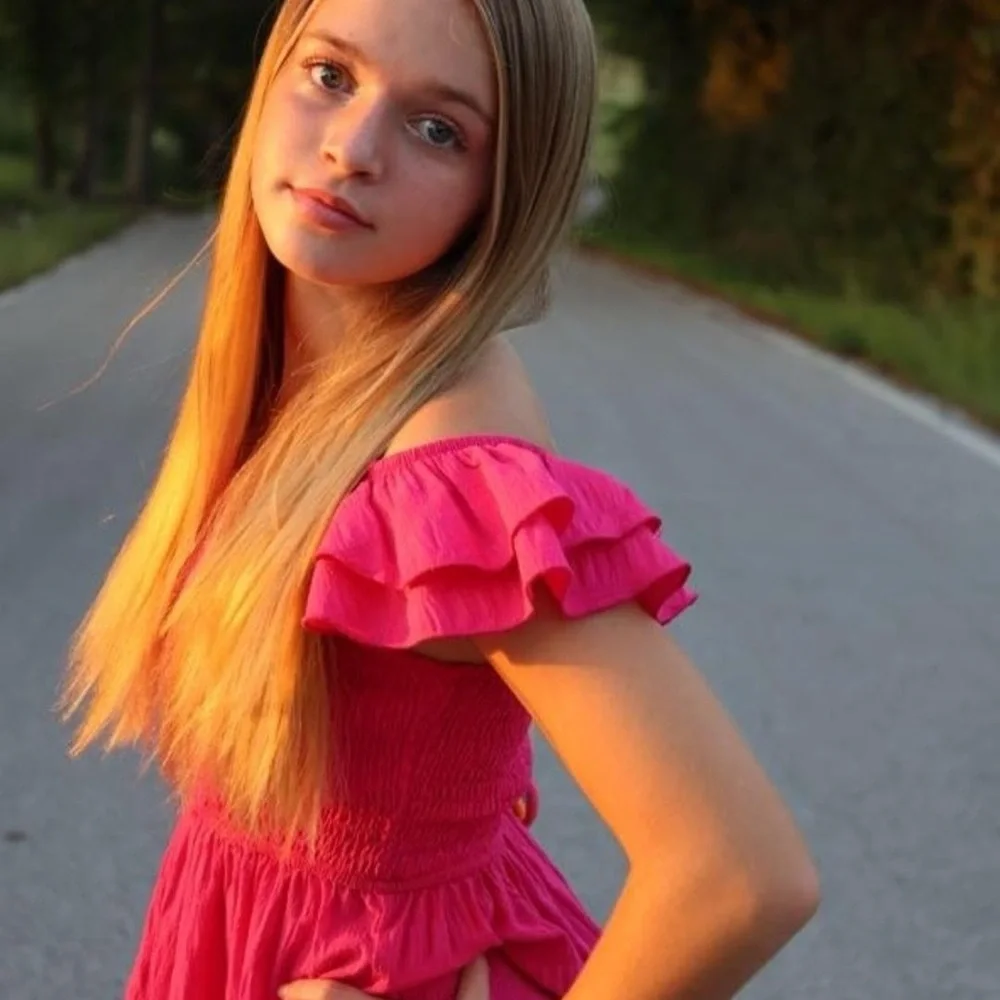 Pink tween dress - Picture 2 of 3